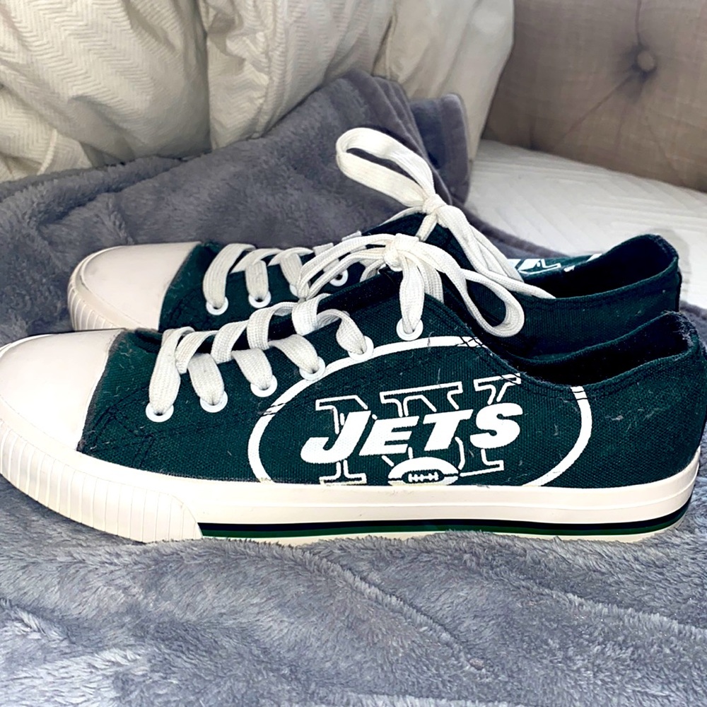 Jets sneakers never worn size 8